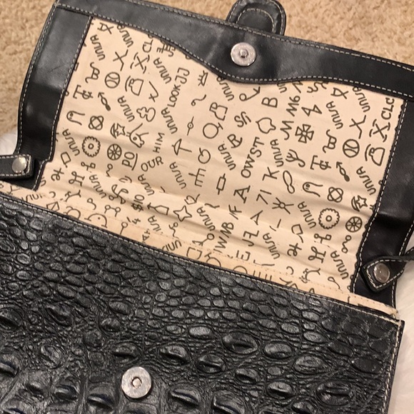 Unisa Faux Croc Embossed Leather purse - Picture 3 of 9